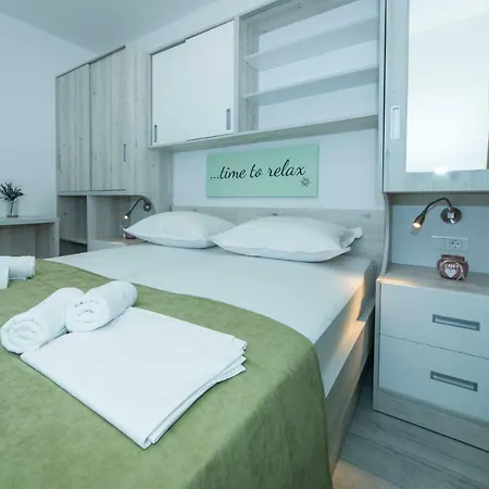 Apartmani Spiline - Mia Baška Voda Esterno foto